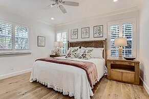 Banyan Cove 4bd 4.5ba Private Pool and Parking