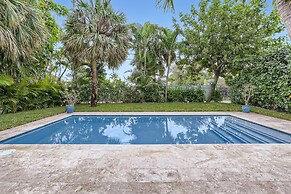Cortez Bungalow, 3 Bd 2 Ba, Private Pool