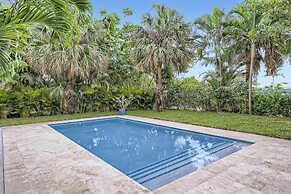 Cortez Bungalow, 3 Bd 2 Ba, Private Pool