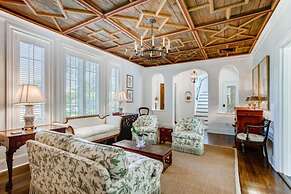 Villa Blanca 4bd 3.5ba Private Pool and Parking