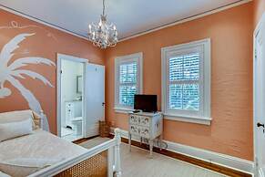 Villa Blanca 4bd 3.5ba Private Pool and Parking