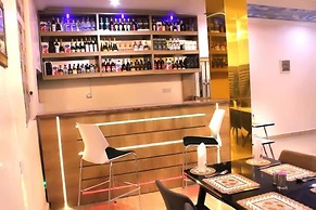 De-Rossi Hotel And Suites