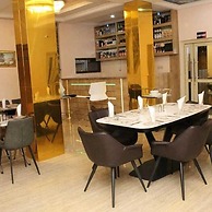 De-Rossi Hotel And Suites