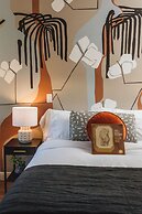 Gold Diggers Hotel