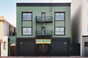 Gold Diggers Hotel