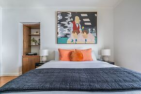 Gold Diggers Hotel