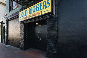 Gold Diggers Hotel