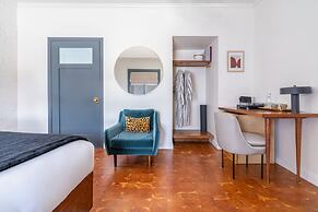 Gold Diggers Hotel