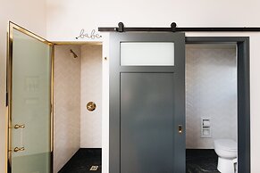 Gold Diggers Hotel