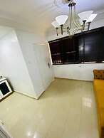 House 12 studios suites