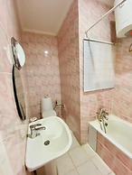 House 12 studios suites