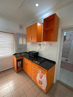 House 12 studios suites