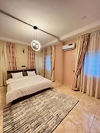 Pinkish By Riava Bed & Breakfast Abuja