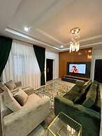 Pinkish By Riava Bed & Breakfast Abuja