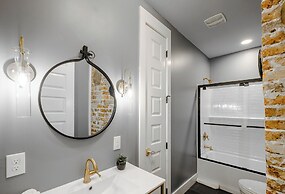 Old Spanish House- C, The Madeleine Suite