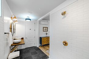 Old Spanish House- C, The Madeleine Suite