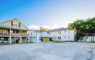 Old Spanish House- C, The Madeleine Suite