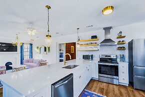 Old Spanish House- C, The Madeleine Suite