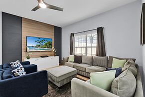 3069 Beach Palm Avenue