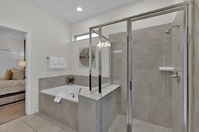 5541 Misty oak Circle