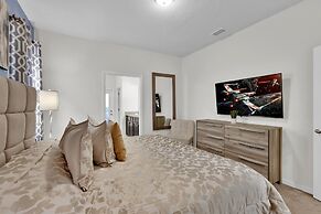 5541 Misty oak Circle