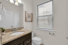 5541 Misty oak Circle