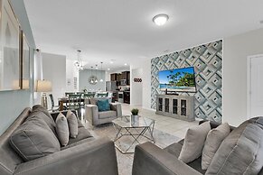 5541 Misty oak Circle