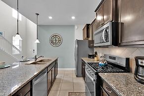 5541 Misty oak Circle