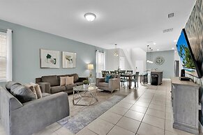 5541 Misty oak Circle