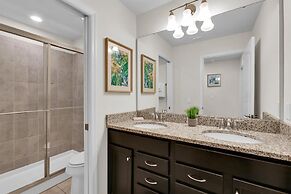 5541 Misty oak Circle