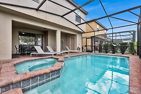 5541 Misty oak Circle