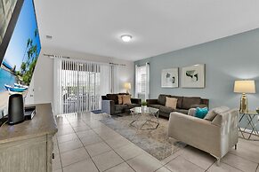 5541 Misty oak Circle