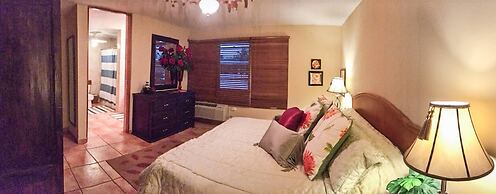 A Dream Condo With Private Pool At 7 Seas Beach