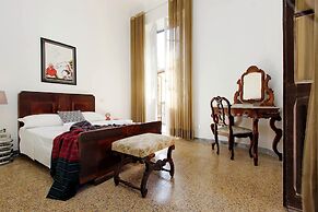 Tiberina Spacious Apartment
