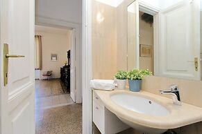 Tiberina Spacious Apartment