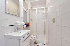 Tiberina Spacious Apartment