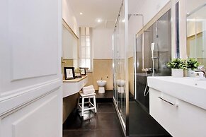 Tiberina Spacious Apartment