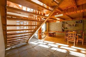 Zostel Homes Cheog - Shimla