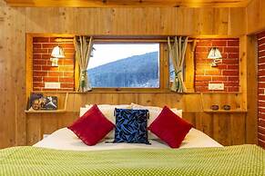 Zostel Homes Cheog - Shimla