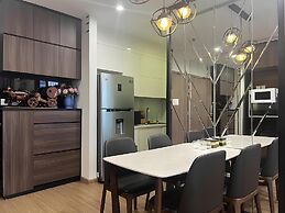 HKG-Vinhomes Sky Lake - Luxury Apartment