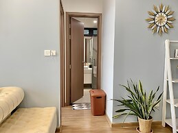 HKG-Vinhomes Sky Lake - Luxury Apartment