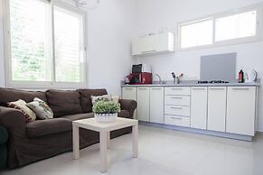 Bat Galim Simple Living by Sea N' Rent