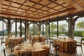 Hotel Tentrem Jakarta