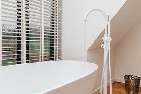 Wisteria House in Buckinghamshire