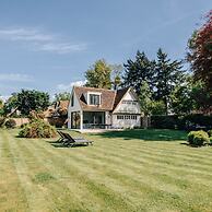 Wisteria House in Buckinghamshire
