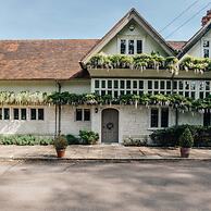 Wisteria House in Buckinghamshire