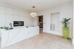 Wisteria House in Buckinghamshire