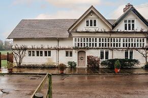 Wisteria House in Buckinghamshire