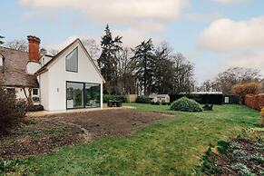 Wisteria House - Sleeps 11