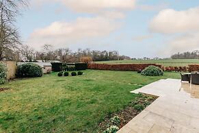 Wisteria House - Sleeps 11